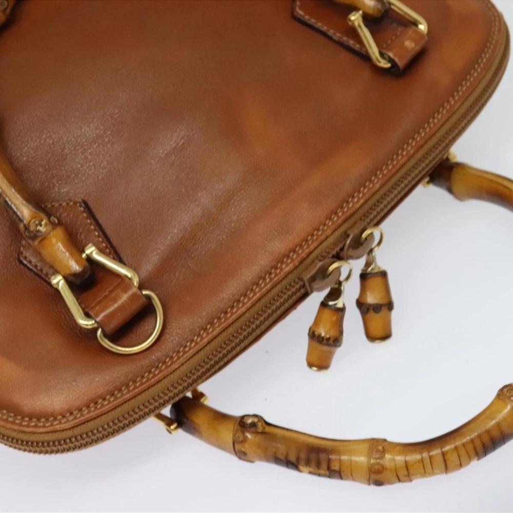 Gucci Vintage Bamboo Handle Top Zip Bag – Brown Caramel Leather, Crossbody Strap - Picture 6 of 13